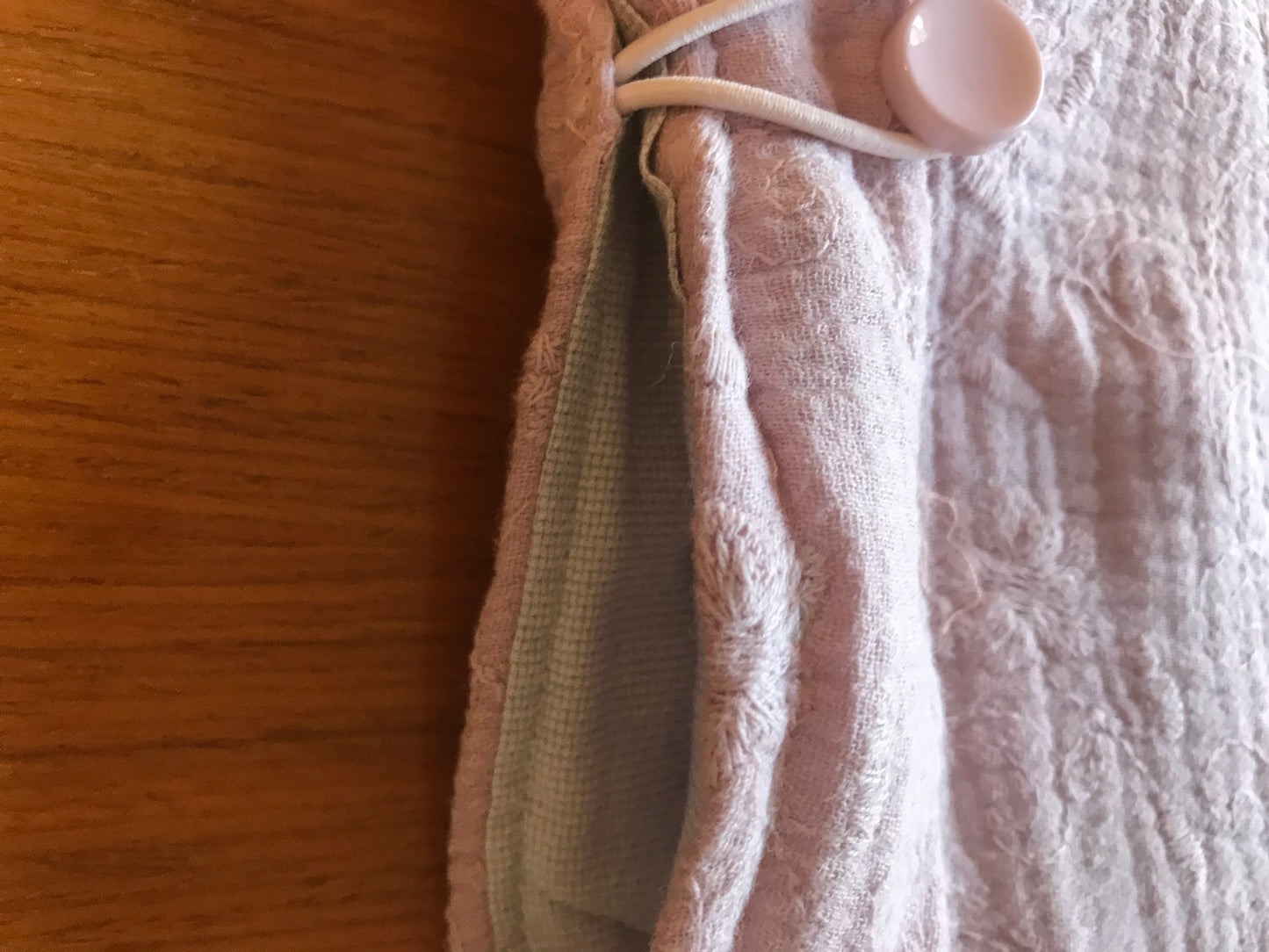 poche à livre vieux rose brodé/gris pâle