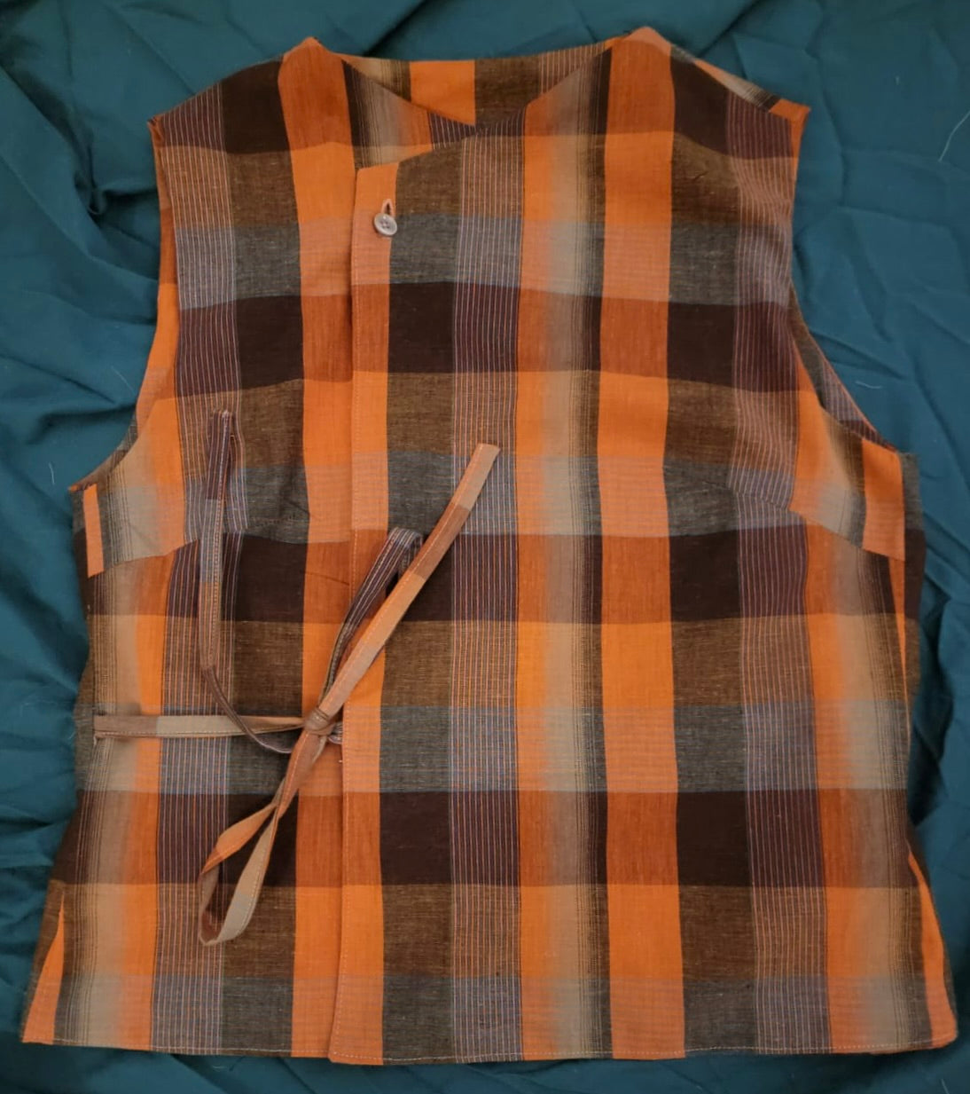 Haut noué fait avec votre coupon préféré