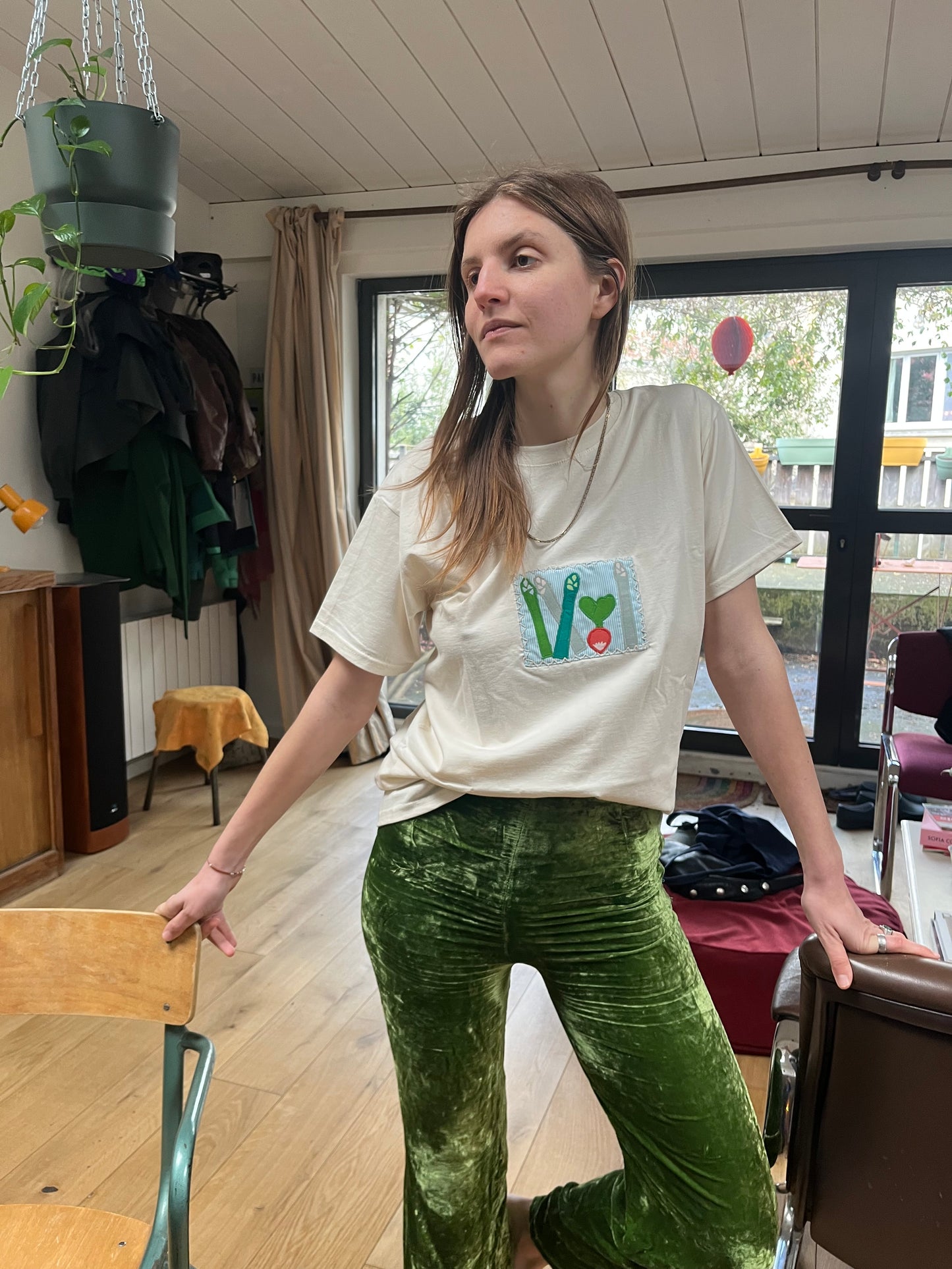 T-shirt Asperges capsule printemps fond naturel