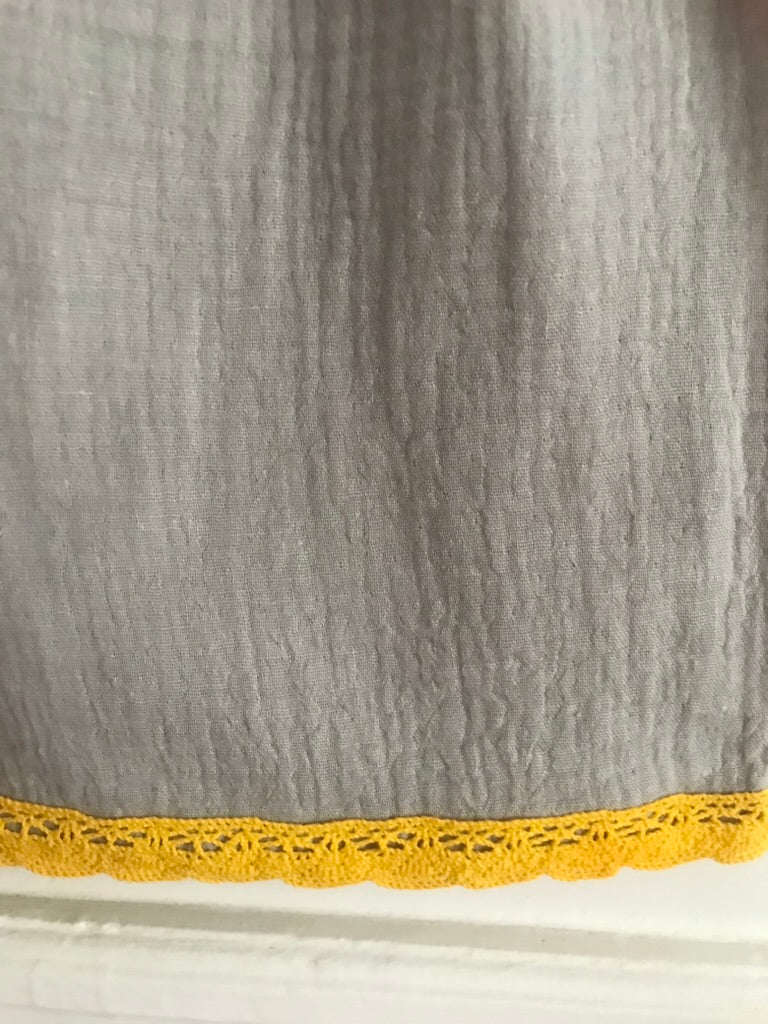 Caleçon en double gaze gris clair/dentelle jaune vif