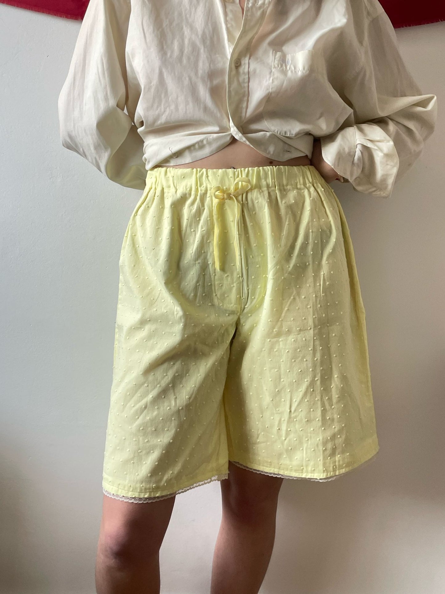 bermuda plumetis jaune pâle citron