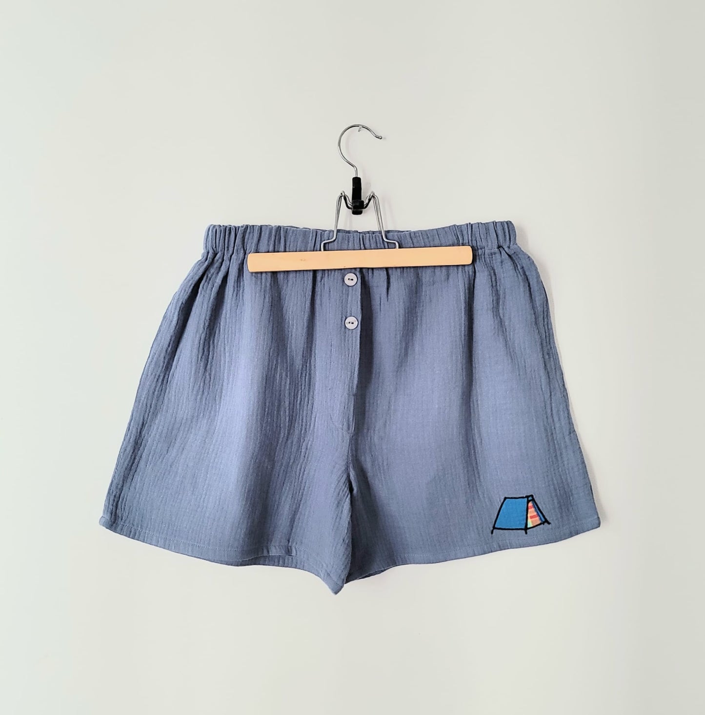 Caleçon-short double gaze bleu-gris doux mini-motif tente