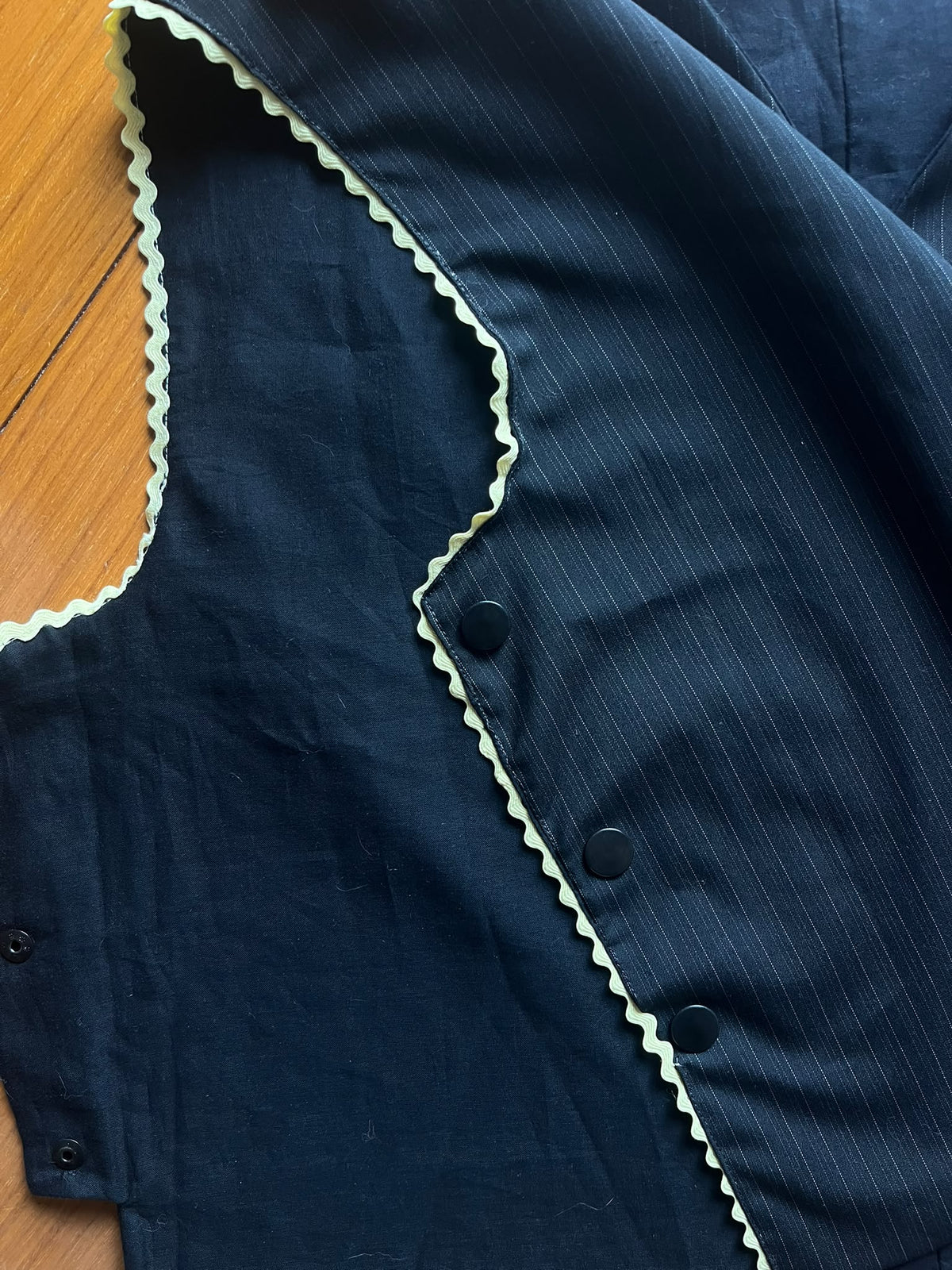 Haut croquet de l'ensemble pantalon