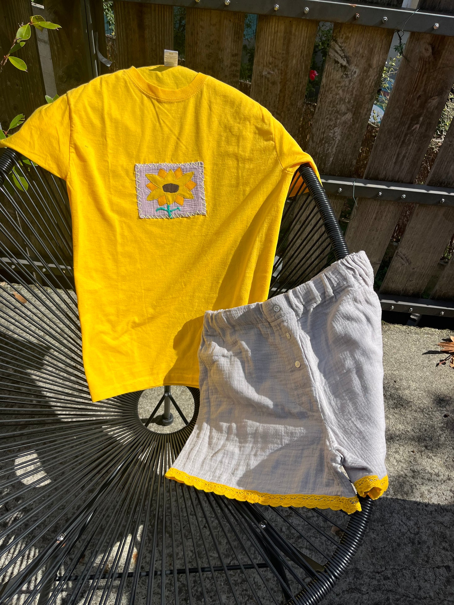 Duo T-shirt Tournesol / Caleçon double-gaze gris clair-bord jaune vif